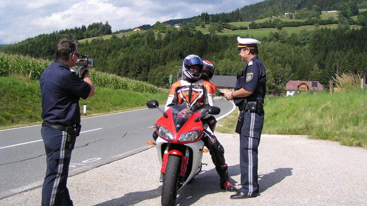 Mit dem Motorrad-Saisonstart verstärkt die Polizei auf der Soboth wieder ihre Kontrollen