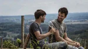 Wer die steirischen Weinbaugebiete kennt, weiß um die Steilheit vieler Rieden, die nur mit Herz und Leidenschaft und fast ausschließlich von Hand bearbeitet werden können