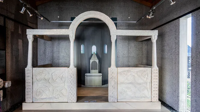 Im Museum ist auch eine Rekonstruktion der Chorschranke in der früheren Klosterkirche ausgestellt.