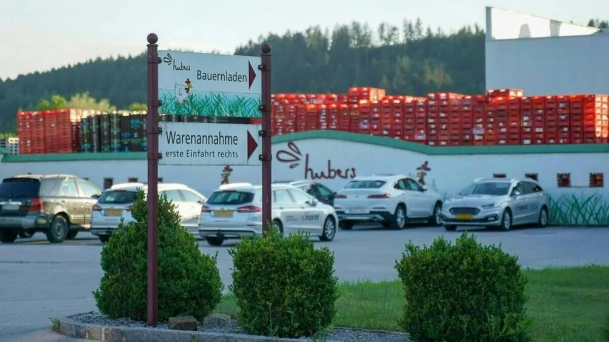 In Oberösterreich infizierten sich  u. a. Mitarbeiter von "Hubers Landhendl" mit Corona
