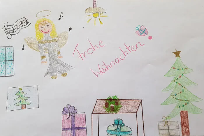 2. Dezember: Oh du Fröhliche! Der Weihnachtsengel von Leonie Lugger aus Maria Luggau singt seine Weihnachtslieder, um den Menschen kurz vor der Bescherung seinen Segen zu bringen. Die Zehnjährige freut sich schon auf den geschmückten Baum und die Geschenke.