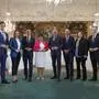 Halbjahreszeugnis für die blau-schwarze Landesregierung: Hannes Amesbauer, Simone Schmiedtbauer, Stefan Hermann, Landeshauptmann-Stv. Manuela Khom, Landeshauptmann Mario Kunasek, Willibald Ehrenhöfer, Claudia Holzer und Karlheinz Kornhäusl (v. l.)