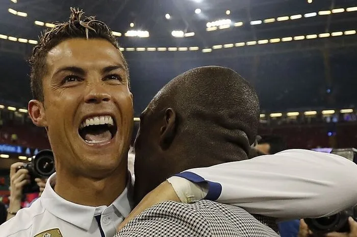Cristiano Ronaldo (zweifacher Torschütze Real Madrid): "Das ist eine unglaubliche Saison. Ich bin froh, sie mit dem Champions-League-Sieg zu krönen. Wir sind alle beeindruckt. Das ist ein wunderbares Ende der Saison."