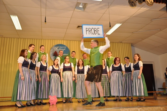 Begleitet wurde der Abend im voll besetzten Kultursaal von St. Marein mit humoristischen Darstellungen über die intensive Probenarbeit bis hin zur Entstehung der CD.
