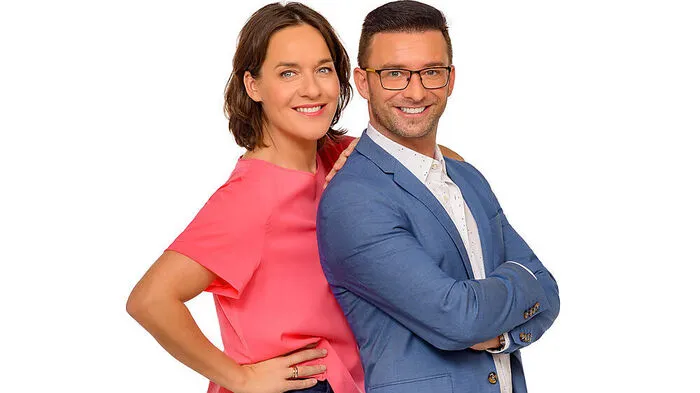 Die Moderatoren Eva Pölzl und Marco Ventre