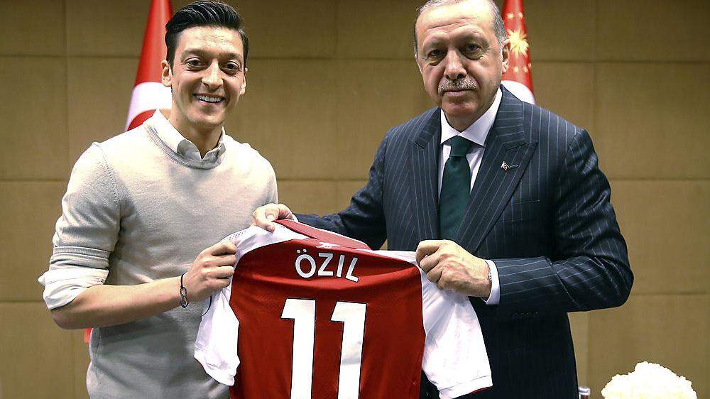 Recep Erdogan will Mesut Özil bald als Kicker bei seinem Lieblingsklub begrüssen
