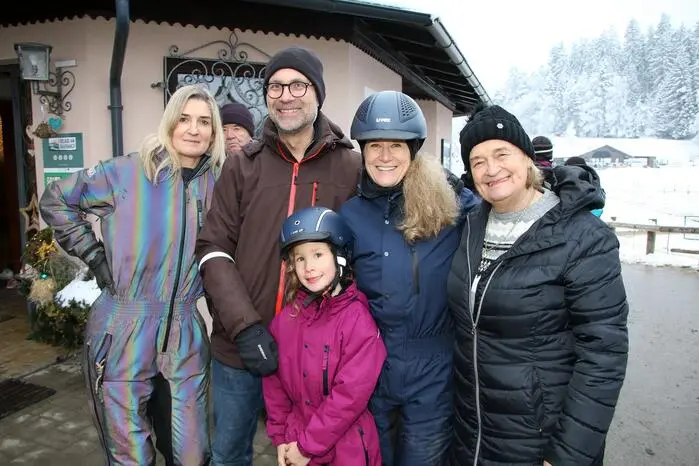 Seit 40 Jahren kommt die Familie Andre und Andreas Purde mit Tochter Sophie (8 Jahre) aus München zum Pferdereiten zum Reiterhof Köck auf die Pollenitz ( übersetzt freies Feld).