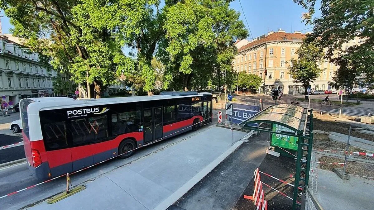 Künftig können drei Busse an der Haltestelle in der Girardigasse stehen