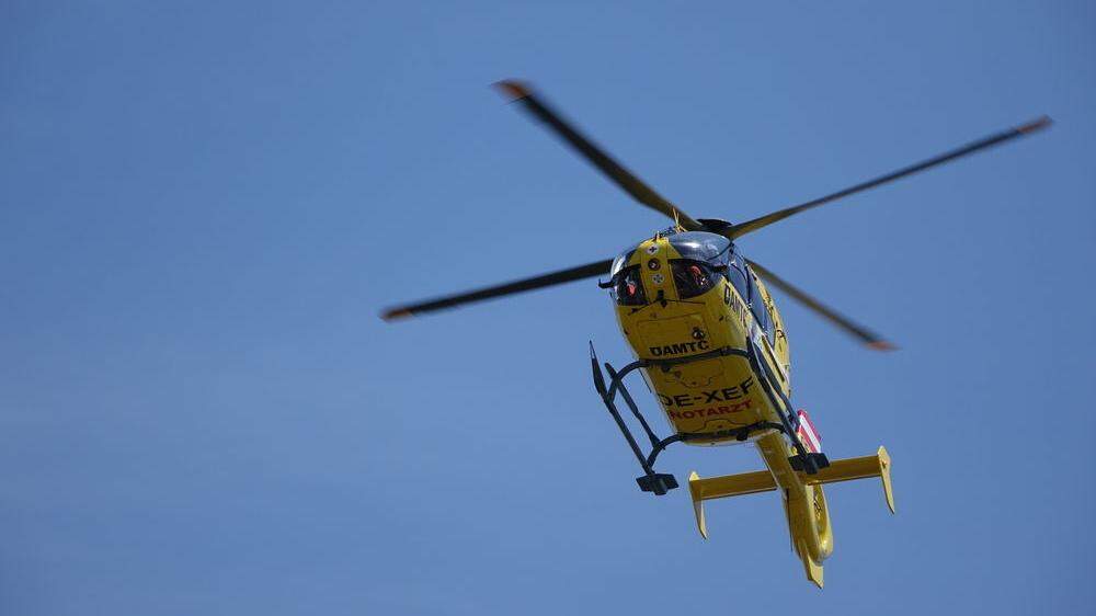 Der Hubschrauber brachte den  schwer verletzten Mann ins UKH Graz