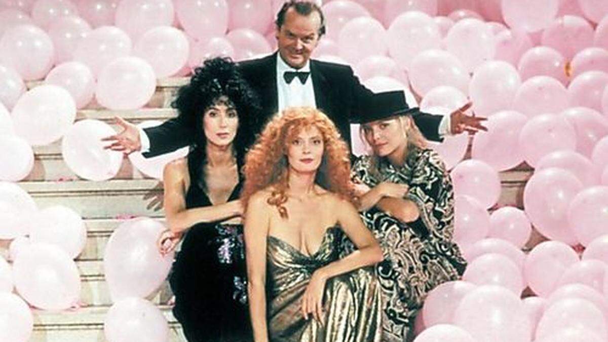 Die Hexen von Eastwick glänzt durch Cher, Susan Sarandon, Michelle Pfeiffer und Jack Nicholson