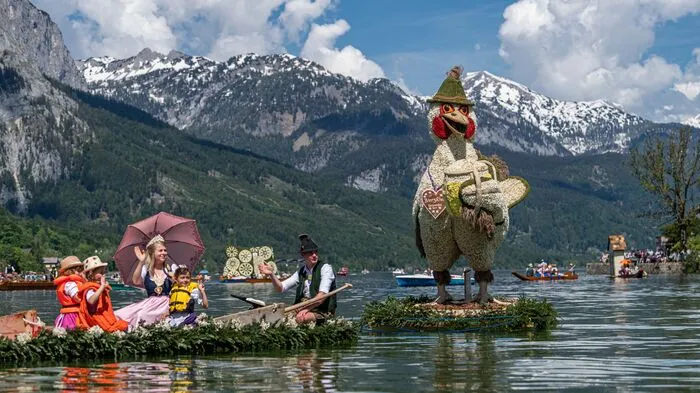 Der Bootskorso bildete den spektakulären Höhepunkt des 60. Narzissenfests.
