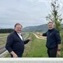 Silvo (links) und Franz Kumer von der Bürgerinitiative Moos forderten die ÖBB dazu auf, die Auflagen bezüglich der Lärmemissionen für die Koralmbahntrasse einzuhalten beziehungsweise zu überprüfen