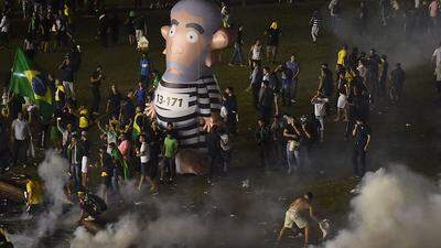 Proteste gegen die Vereidigung von Stabschef Lula da Silva, gegen den Korruptionsvorwürfe erhoben wurden