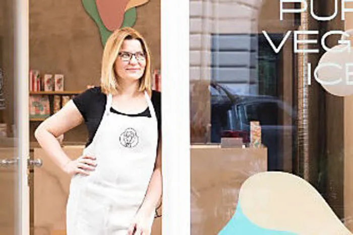 Mariane Leyacker-Schatzl eröffnete in der Kaiserfeldgasse die Eisperle. In diesem Lokal wird rein vegane Eiscreme aus natürlichen Zutaten verkauft. Hier geht es zur Abstimmung. Nur mehr bis 31. Dezember.