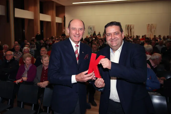 Symbolisch erhielt er damals bei der Generalversammlung von Michael Ruckenstuhl (GAK Stammverein) das "K"