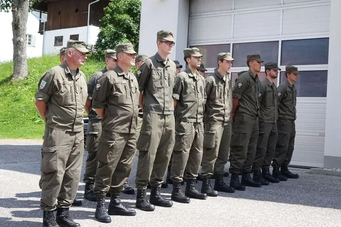 Untergebracht waren die Soldaten im Turnsaal der Volksschule Gasen. Dort schliefen sie auf Feldbetten.