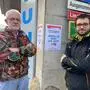 „Wählen Sie alles, nur nicht SPÖ“: Diese Botschaft ließen Dieter und Roland Gall auf eigenen Immobilien im Stadtgebiet verbreiten, hier vor der Drogerie Junek