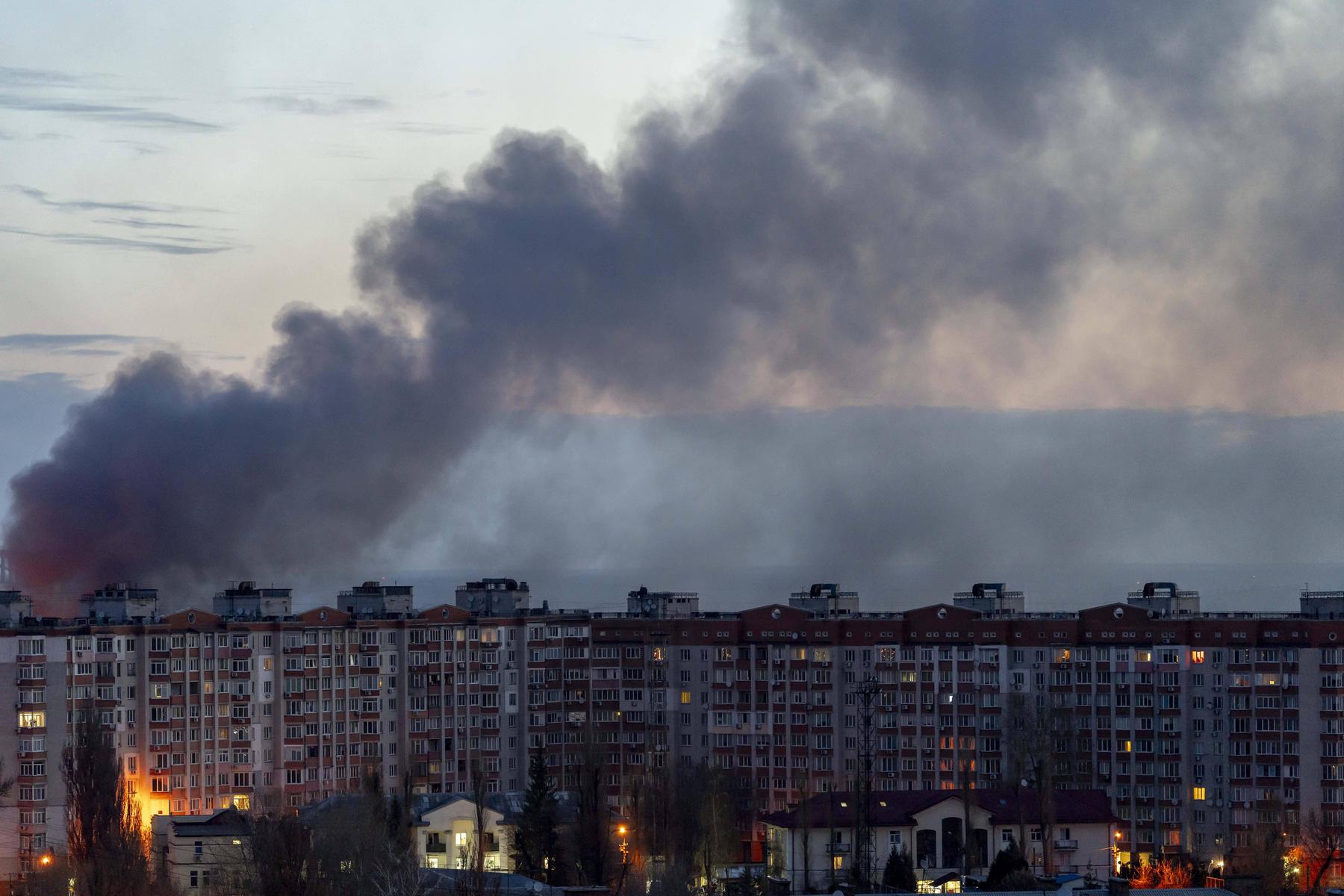 Russland-Ukraine: Massiver Angriff auf Kiew, Polen schließt Luftraum