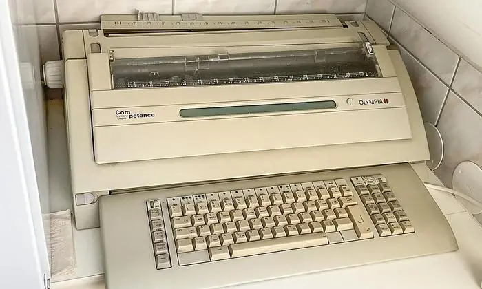 Elektrische Schreibmaschine