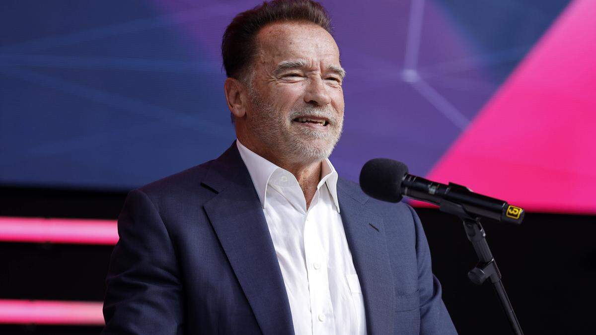 Arnold Schwarzenegger wird mit Monica Barbaro ein CIA-Vater-Tochter-Gespann mimen