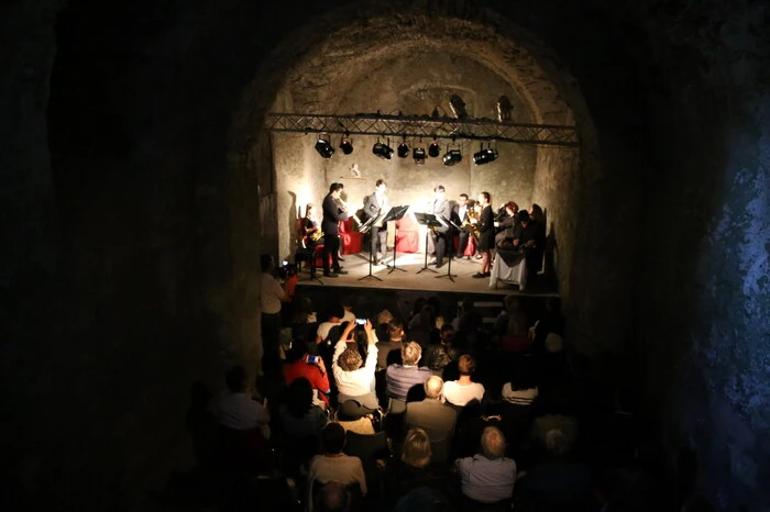 Im über 700 Jahre alten Pflegerhauskeller am Fuße der Burg Hochosterwitz gesehen wurden unter anderen der St. Veiter Gymnasialprofessor Gerhard Marschnig sowie der Launsdorfer Freiland-Putenzüchter Franz Planegger. 