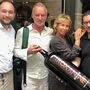 "El Pescador"-Restaurantleiter David Sobietzki mit Sting und Trudie Styler, Weinhändler Alexander Andreadis