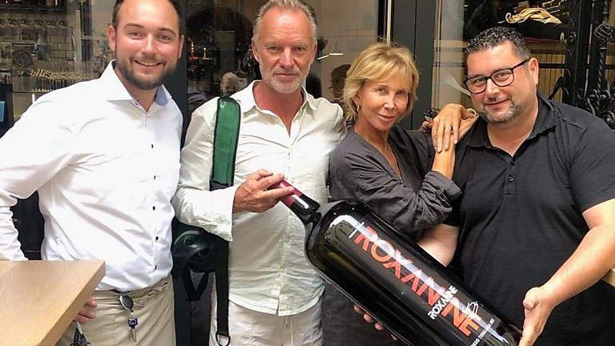 &quot;El Pescador&quot;-Restaurantleiter David Sobietzki mit Sting und Trudie Styler, Weinhändler Alexander Andreadis