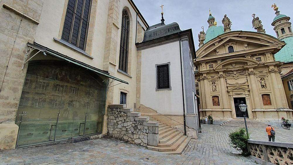 Das &quot;Gottesplagenbild&quot; wurde um 1480 an der Außenmauer des Grazer Doms angebracht