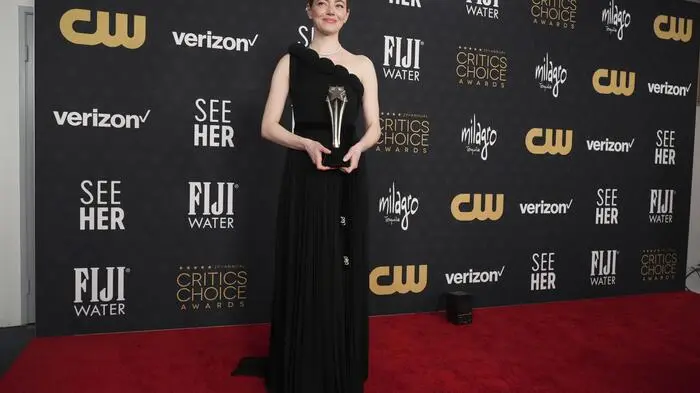 Emma Stone entschied sich für eine klassische schwarze Robe