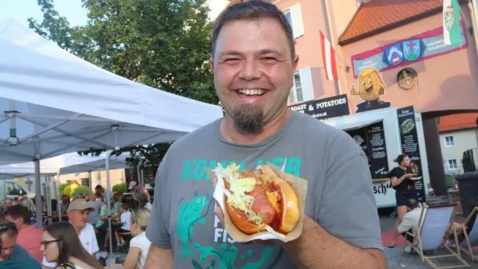 Die beliebte Streetfood Market Austria Tour machte heuer wieder in Friedberg am Hauptplatz Station