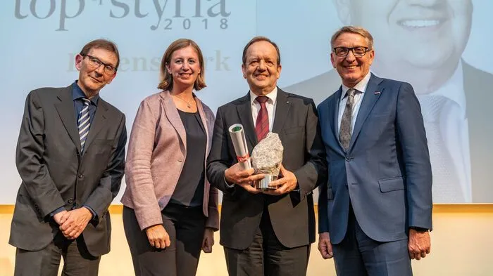 Martin Novak, Barbara Eibinger-Miedl und Josef Herk gratulierten dem langjährigen Grawe-General Othmar Ederer zur Auszeichnung für das Lebenswerk.