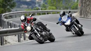 Mit irrer Geschwindigkeit rasten die Lenker der Polizei davon (Sujetbild)