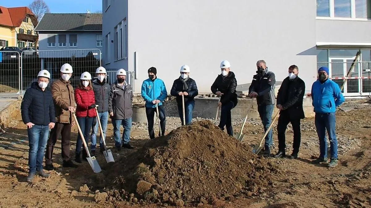 Am vergangenen Donnerstag konnte der Spatenstich für den Neubau des Kindergartens gesetzt werden