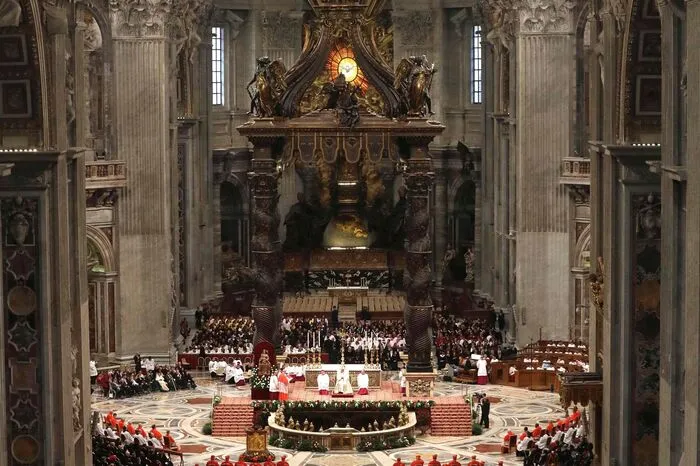 Und am Sonntag ist das Ende des seit dem 8. Dezember 2015 laufenden Jubiläumsjahres mit der Schließung der Heiligen Pforte des Petersdoms vorgesehen.