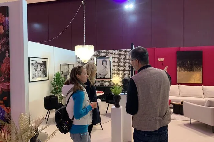 Der Mix auf dem Ausstellungsareal ist bunt wie immer und reicht von Design-Möbeln bis zu Gurkenhobeln ...