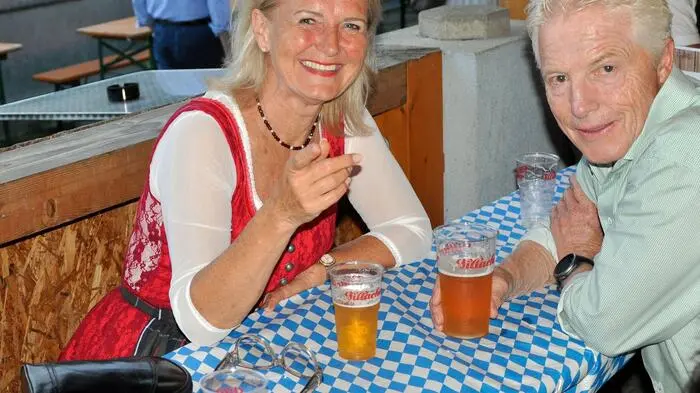 Kirchtagssuppe, Bier und Pointen von „Neschi und Gundi“ 