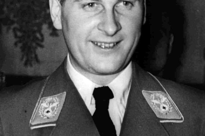 Baldur von Schirach, Gauleiter von Wien: Der Sprössling eines deutschen Adelsgeschlecht arbeitete sich innerhalb der NSDAP bis zum Reichsjugendführer hoch. Später übernahm er die Gauleitung von Wien. Die Deportation abertausender Jüdinnen und Juden bezeichnete Schirach wörtlich als „aktiven Beitrag zur europäischen Kultur“. In Nürnberg wurde er zu 20 Jahren Haft verurteilt.