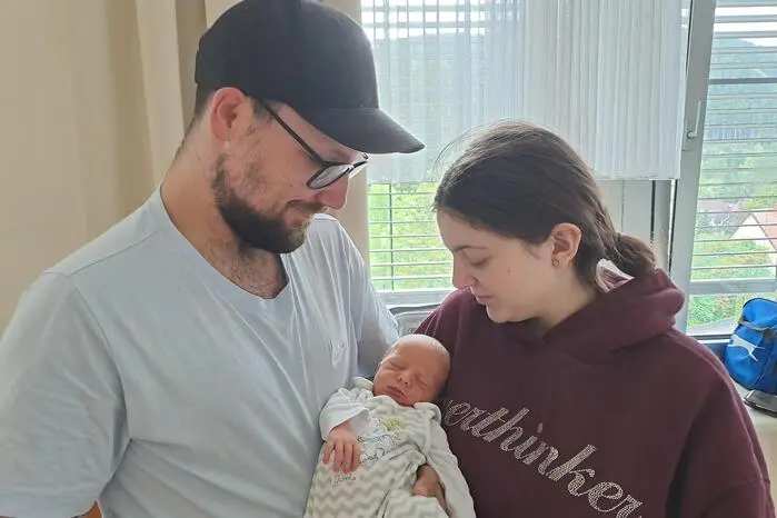 Am 19. August war es so weit und Svenja Seinather und Martin Kreuzer konnten ihren Sohn Leano Matteo endlich in die Arme schließen. Bei seiner Geburt brachte er 3100 Gramm auf die Waage. 