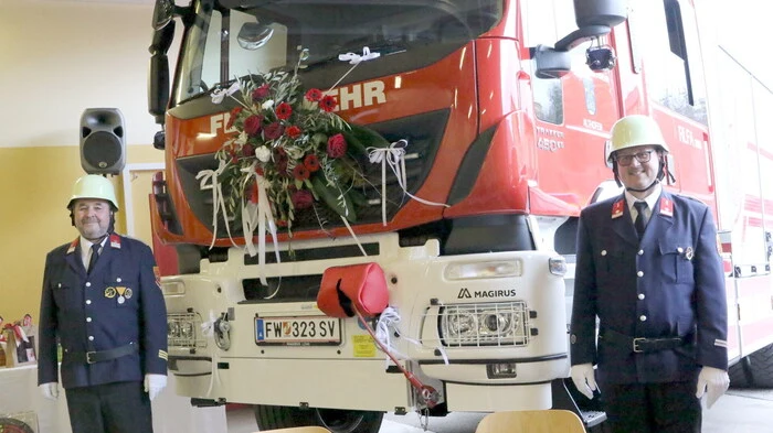 Wenn das kein Grund zum Feiern ist! Anlässlich einer eindrucksvollen Feierstunde wurden am Freitagnachmittag der Freiwilligen Feuerwehr (FF) Althofen und der Partnerfeuerwehr Tamm (Deutschland) ein Rüstlöschfahrzeug (RLFA 3000) sowie ein Mannschaftswagen übergeben. 