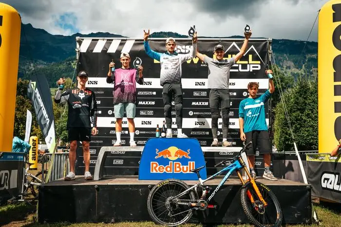 Ganz oben auf dem Stockerl: Jamie Schmölzer vom Verein „Ride Free Osttirol“