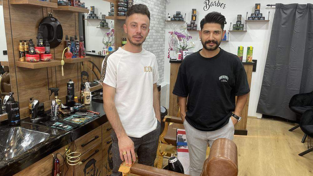 Im Friseurgeschäft: Imran Slo mit Ashraf Hamza  