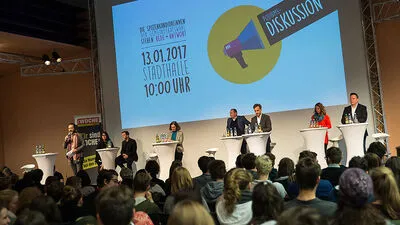 Spitzenpolitiker stellen sich der Diskussion