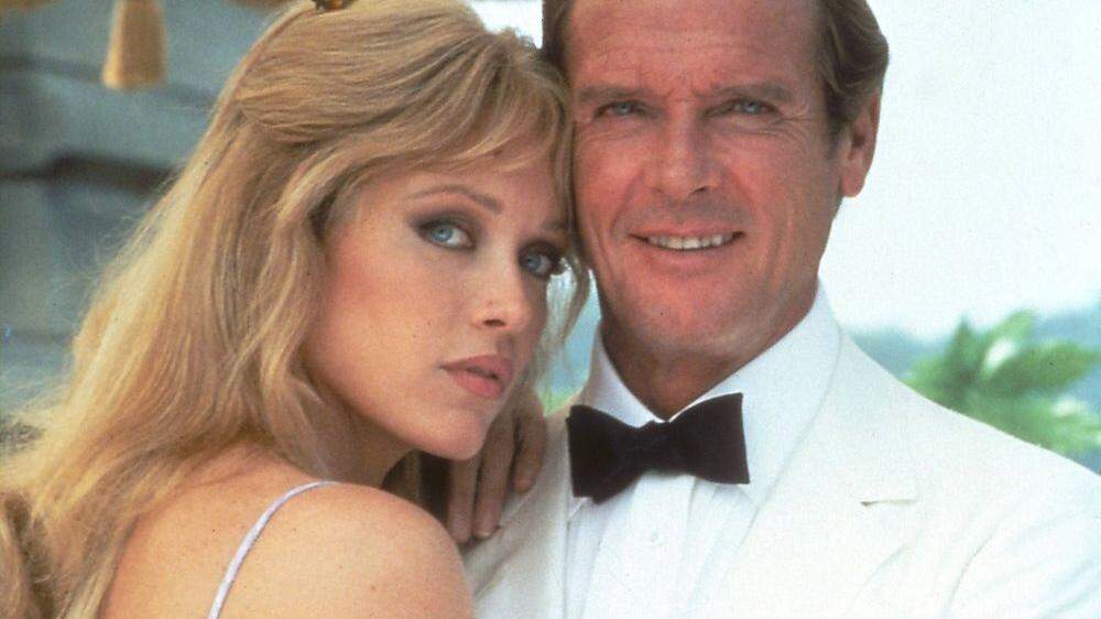 Tanya Roberts mit Roger Moore in &quot;Im Angesicht des Todes&quot; 1985