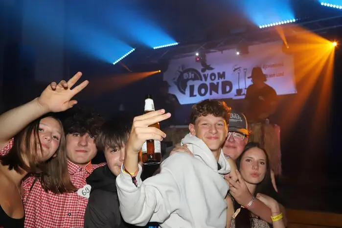 Bitte klicken Sie sich durch die Bilder!