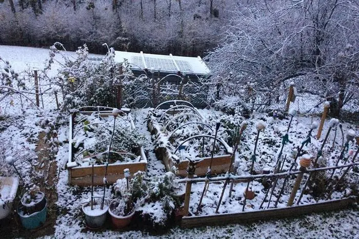 Südoststeirische Gärten - hier in Altenmarkt bei Riegersburg - verwandelten sich über Nacht in ein Winterparadies