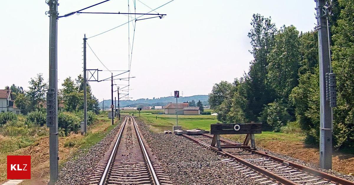 Beim-Badesee-Wildon-85-j-hriger-Autolenker-bei-Kollision-mit-Zug-get-tet