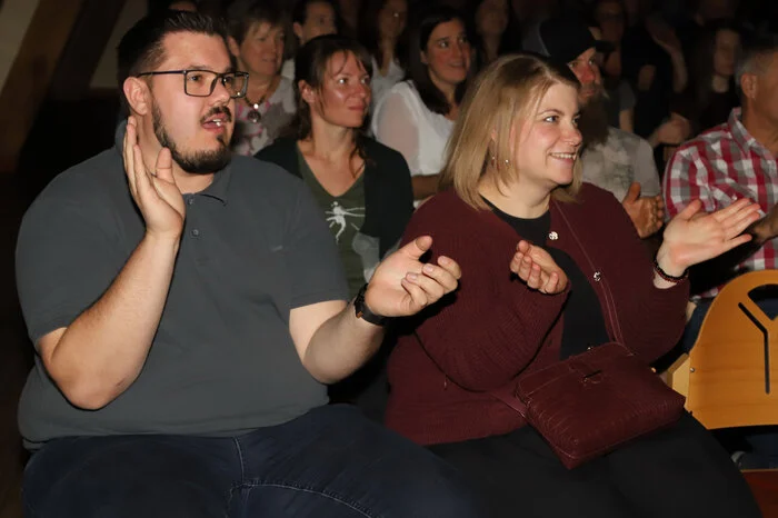 Am Foto Kapellmeister Martin Schusser und VS-Dir. Katharina Dorfer.
