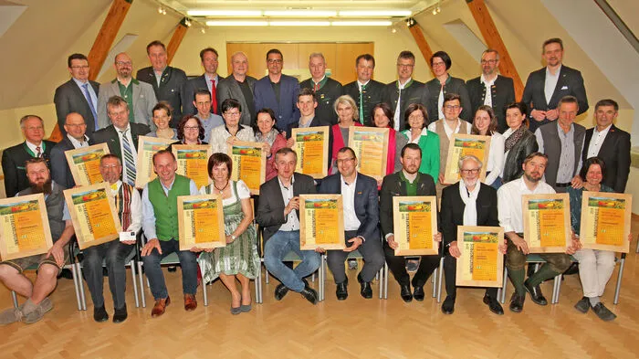 Die Preisträger mit Vertretern des Steirischen Vulkanlandes