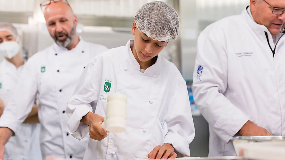 Küchenchef Thomas Sommer und Lehrling Lukas Pöschl-Kotrc