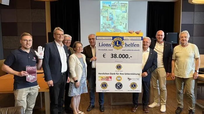 Die Unterstützer der Spendensammelaktion (v.l.n.r.): David Reczek, Harald Kager, Siegfried Ledolter, Petra Harkam, Leo Bernhard, Leo Lückl, Gundo Lamprecht und Gerhard Hohl